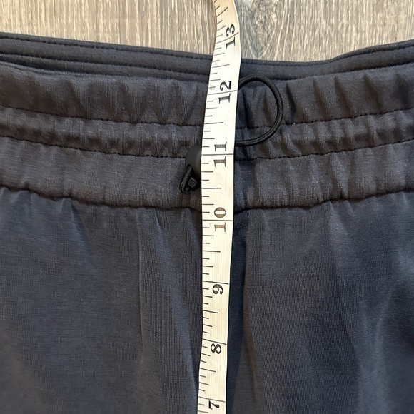 Lululemon Sz 14 Softstreme High Rise Straight Leg Pull On Cropped Black Pants - Picture 11 of 16